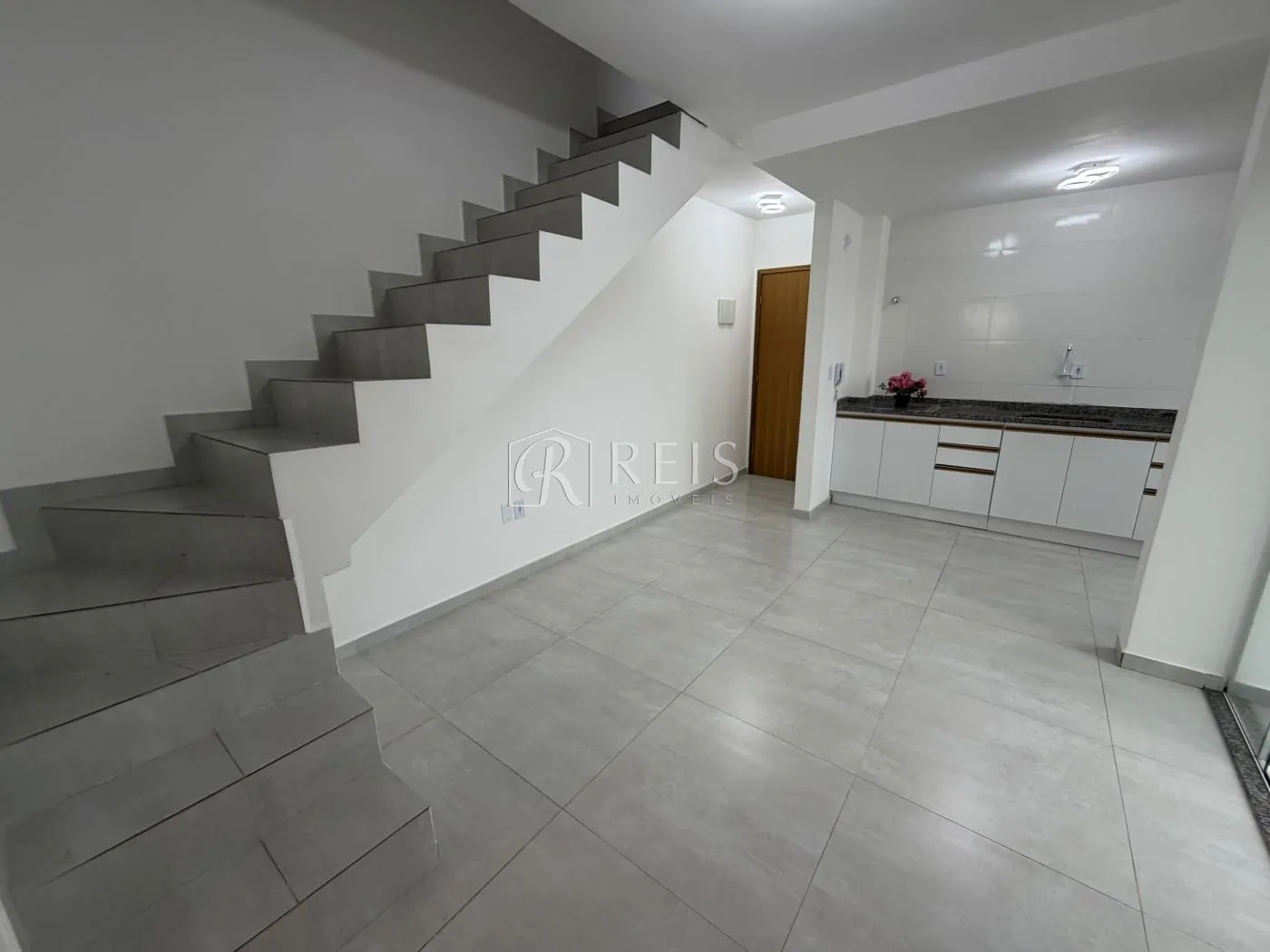 Imagem Apartamento para Venda em Rio das Ostras, Enseada das Gaivotas, 2 dormitórios, 1 suíte, 1 banheiro, 1 vaga