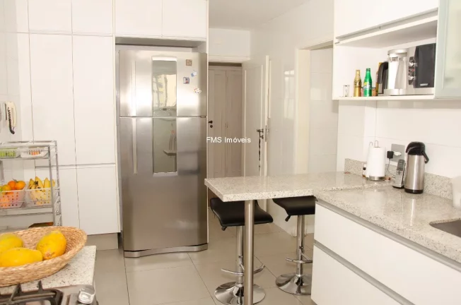 Imagem Imperdível oportunidade: Apartamento de 4 quartos com 208m² à venda em Higienópolis, São Paulo-SP