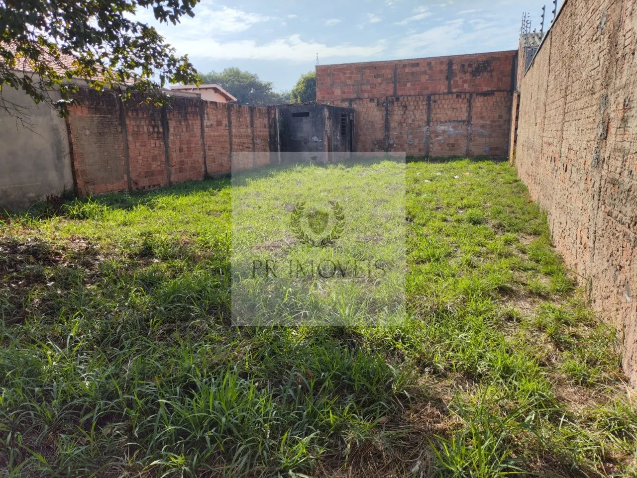 Foto do imóvel Terreno à venda na Vila Furlan, Araraquara-SP: 250,00 m² de área para construir o seu sonho!