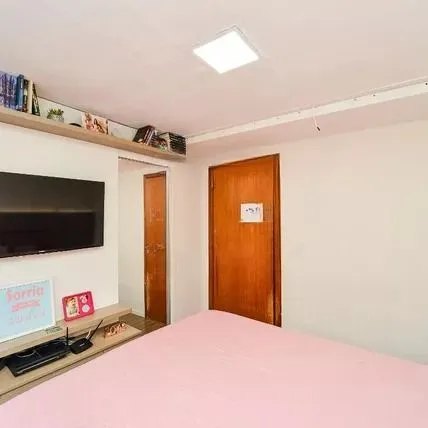 Imagem Casa em Condomínio com 3 Quartos, Piscina, Quintal e 2 Vagas