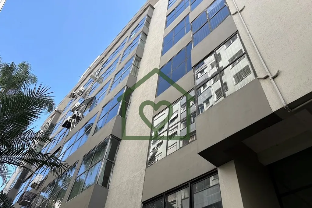 Imagem Sala comercial com 28m² privativos, localizada no 6º andar, em prédio com elevador e portaria, ga...
