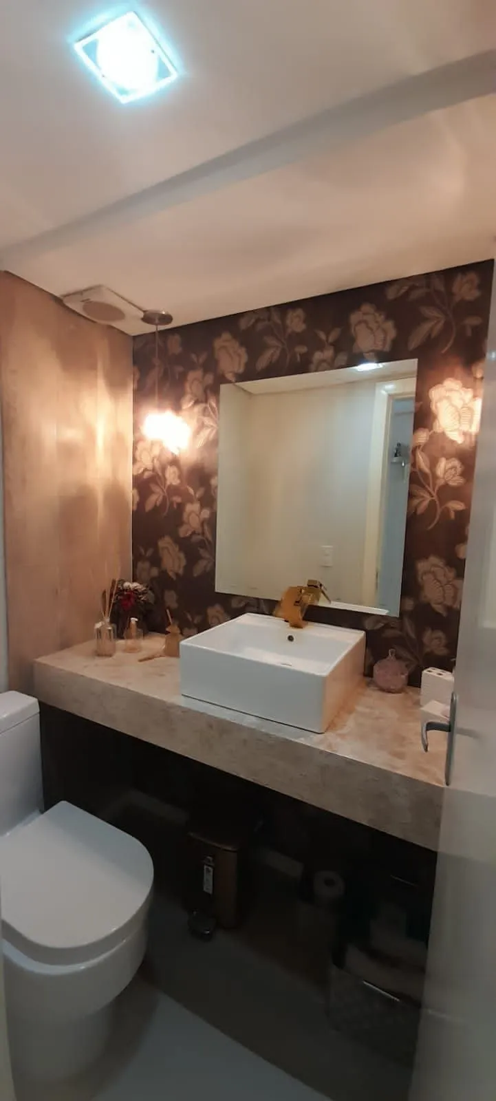 Imagem Cobertura para Venda - 234m², 3 dormitórios, sendo 1 suites, 2 vagas - Santana