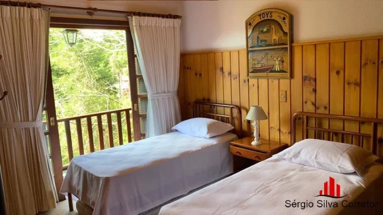 Imagem Casa com 5 dormitórios à Venda em Condomínio Fechado por R$ 6.500,00 m².