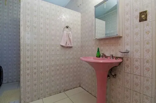Imagem Casa 3 dormitórios ampla, perto da PUC