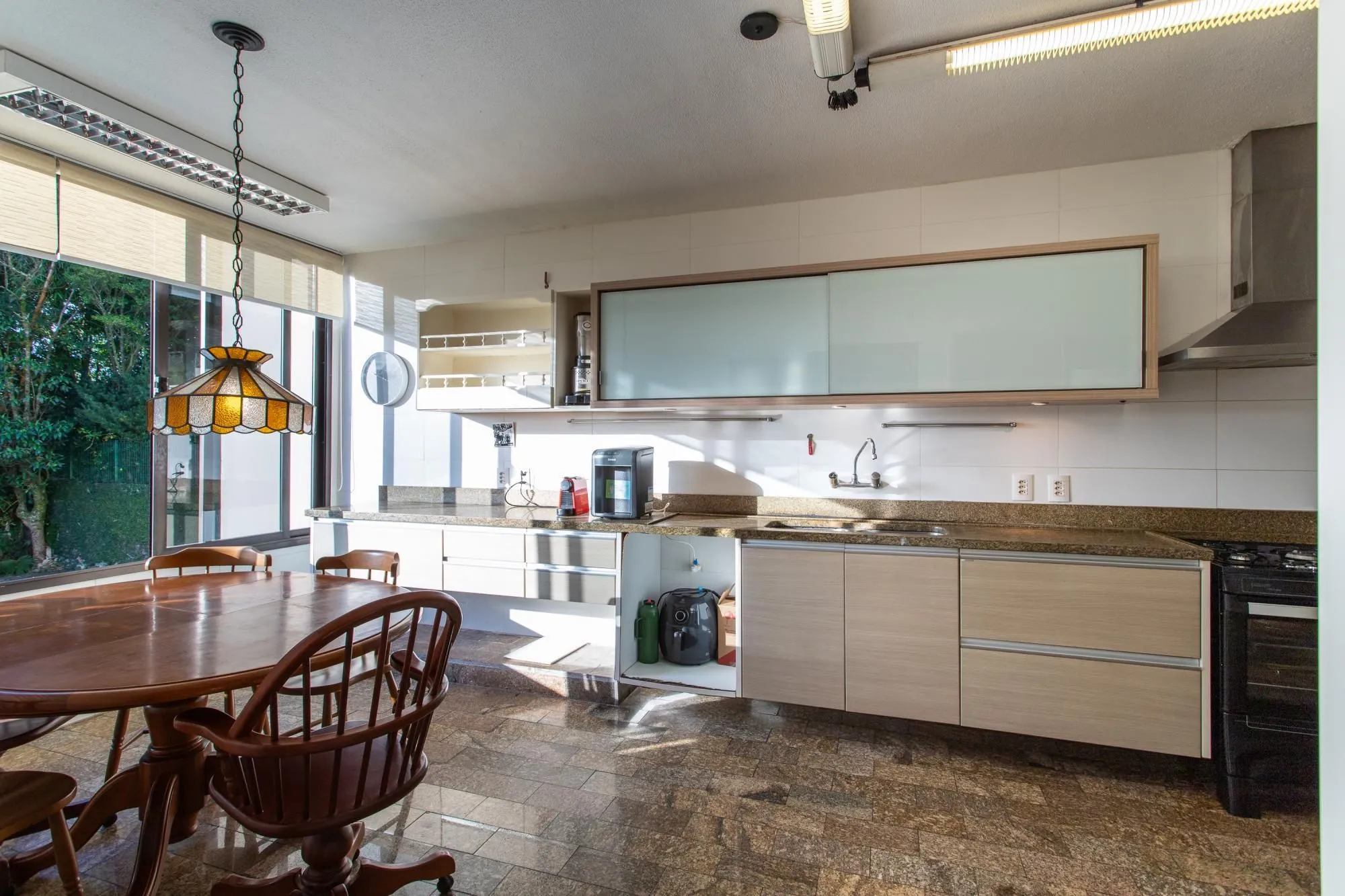 Imagem Casa em Condomínio à venda com 5 dormitórios, 565m² e 4 vagas no Condominio Jardim do Sol, Zona Sul de Porto Alegre