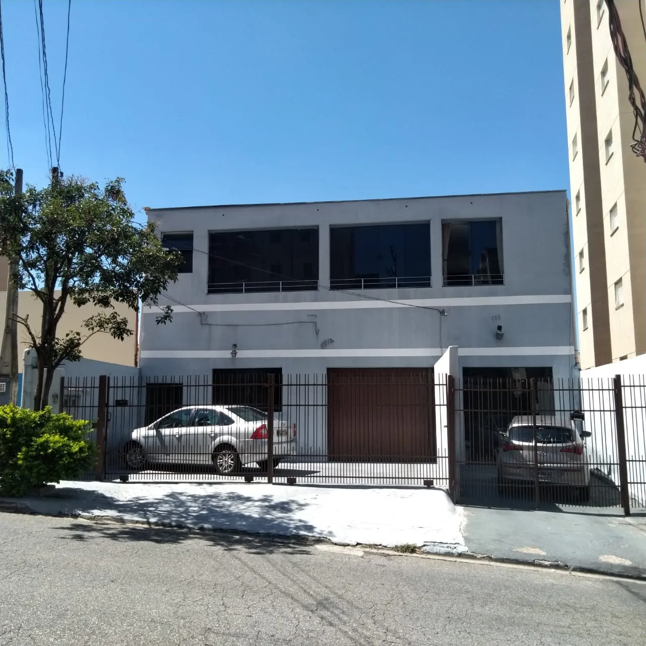 Imagem Sobrado comercial à venda em Sorocaba-SP, Jardim Nova Manchester: 3 salas, 5 banheiros, 3 vagas, 550m². Confira já!