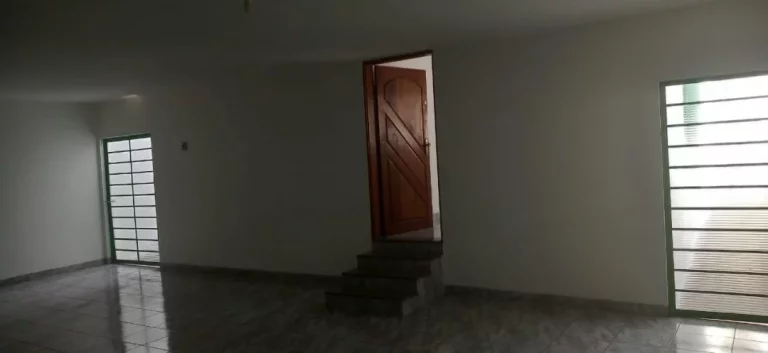 Imagem Casa no vista alegre, 4 quartos, quintal muito grande!!