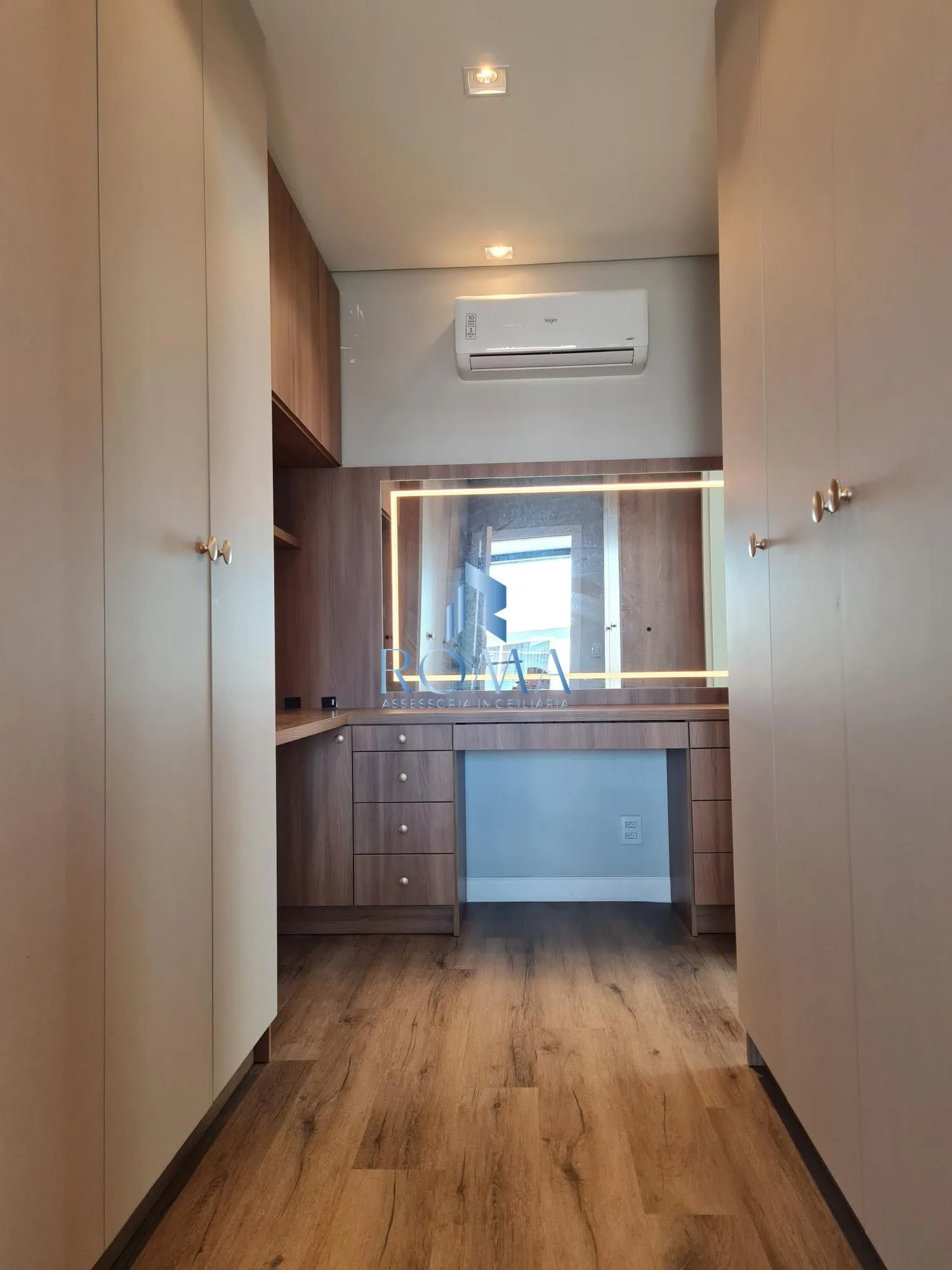 Imagem Casa de Alto Padrão no Condomínio Viareggio | 4 Suítes em Camobi, Santa Maria