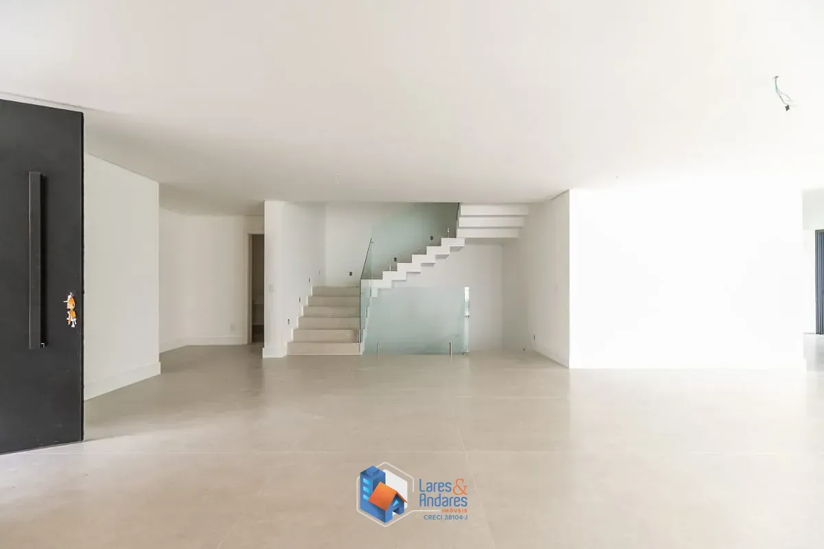 Imagem Casa em condomínio para venda em Brooklin com 3 quartos, sendo 3 suítes, 739.56m²