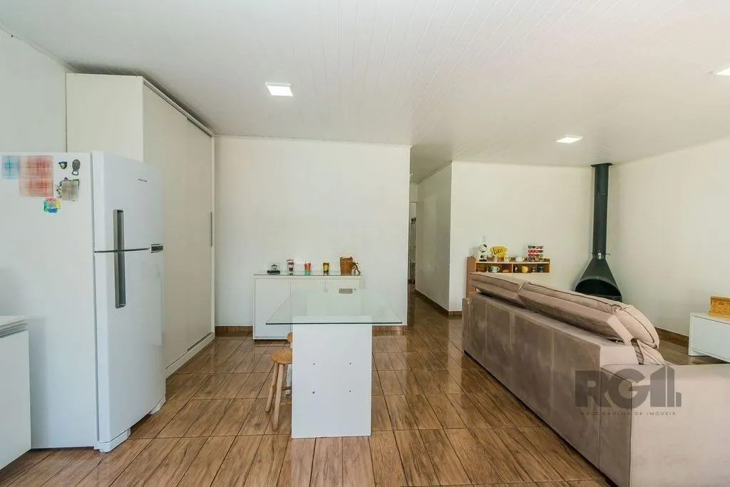 Imagem Casa de 2 dormitórios com 98m² no Bairro Lomba do Pinheiro
