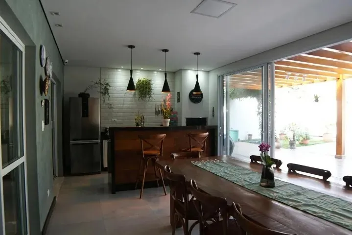 Imagem Casa de Alto Padrão à Venda no Condomínio Palmeiras Imperiais ? 3 Suítes, Piscina Aquecida e Área Gourmet