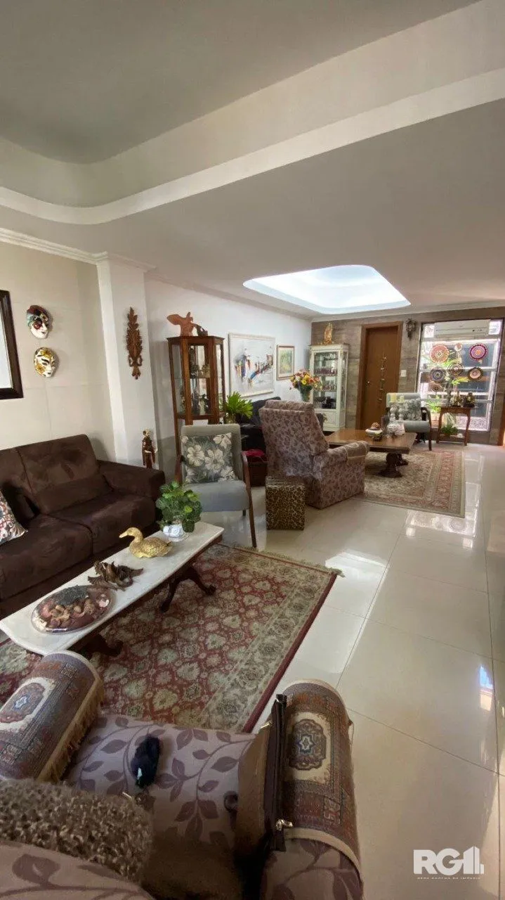 Imagem CASA AMPLA 3 DORMITÓRIOS NO ANDAR SUPERIOR NA CIDADE BAIXA .