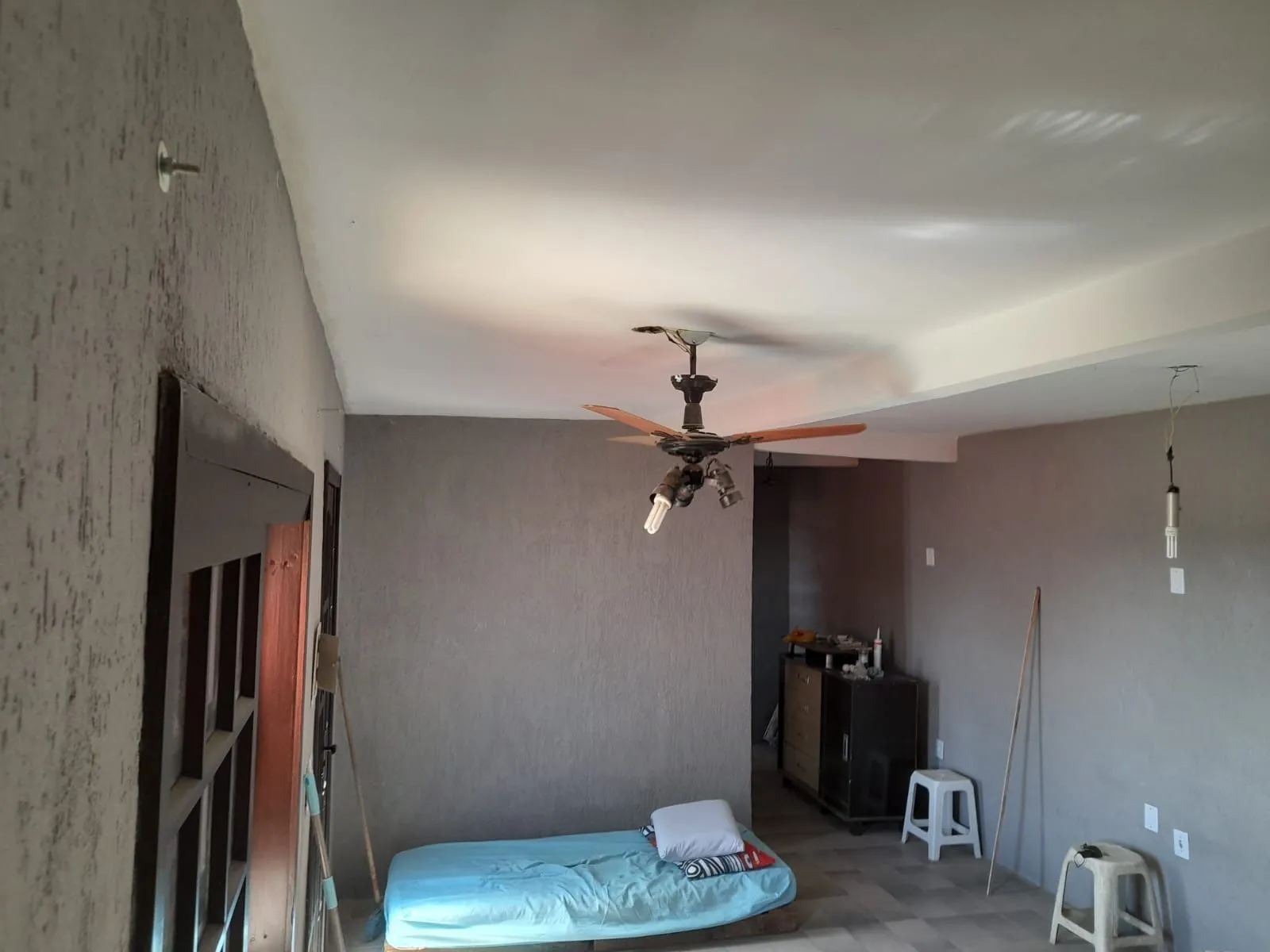 Imagem Casa à venda com piscina no bairro Glória, Zona Sul de Porto Alegre - 207m² construídos, pátio amplo e excelente potencial residencial