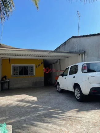 Imagem Casa em Ubatuba com 80 metros quadrados com 2 dormitórios, sala, cozinha, 2 banheiros, com vagas para 4 carros próximo a praia de Maranduba