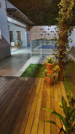 Imagem Casa em condomínio fechado á venda com 3 quartos em Forquilhas