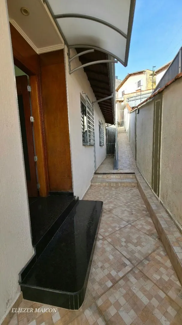 Imagem Casa a venda com 3 quartos na rua fosco pardini em Poços de Caldas - MG