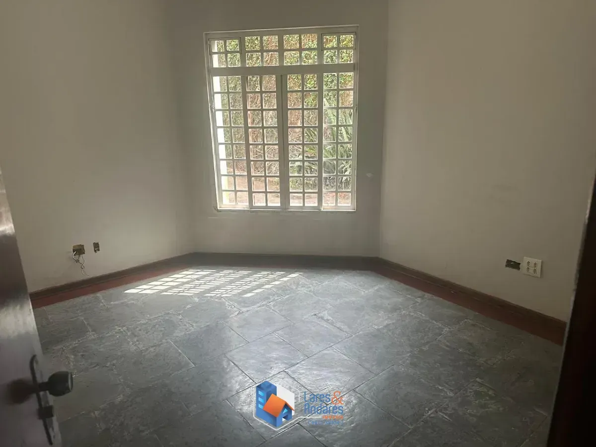 Imagem Sobrado para venda em Jardim Peri com 3 quartos, sendo 1 suíte, 300m²