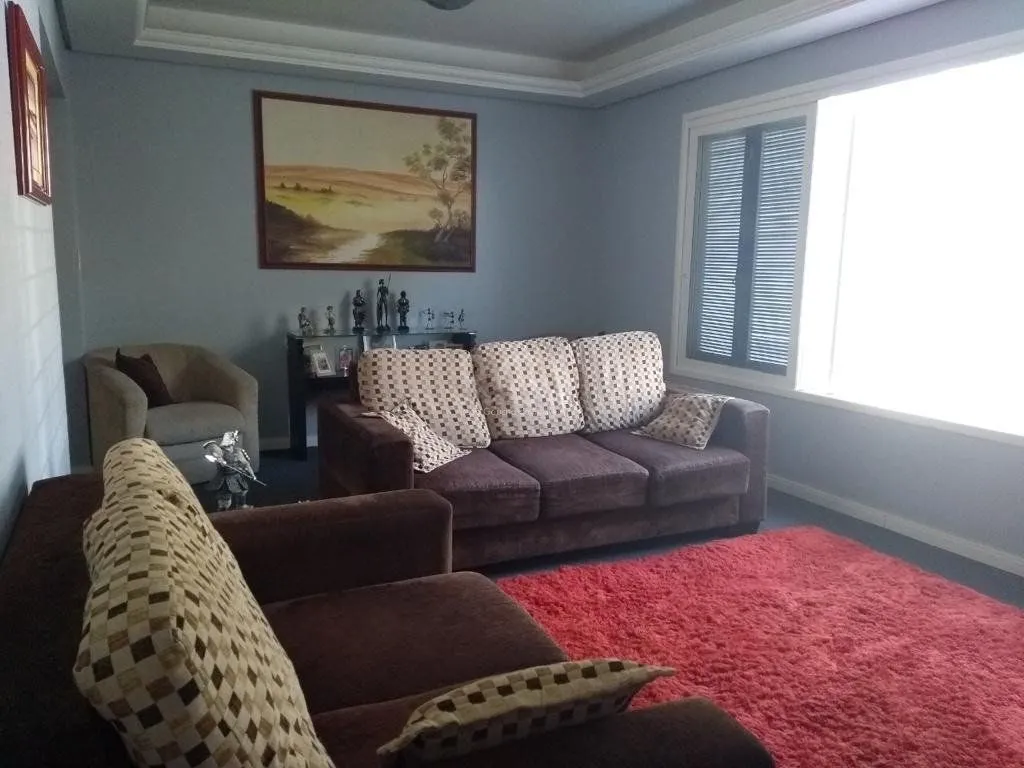 Imagem Casa para Venda - 249.86m², 3 dormitórios, sendo 1 suites, 4 vagas - Medianeira
