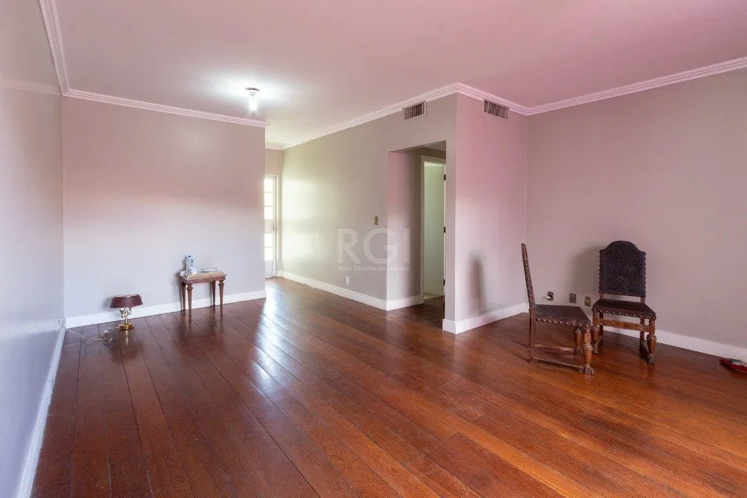 Imagem Casa para Venda - 202m², 3 dormitórios, sendo 1 suites, 2 vagas - Cristal