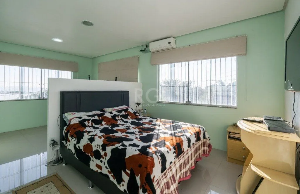 Imagem Casa para Venda - 259m², 4 dormitórios, sendo 1 suites, 4 vagas - Coronel Aparício Borges