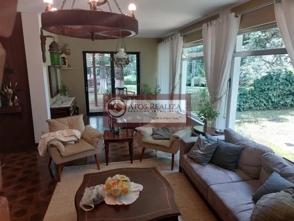 Imagem Vendo SUPER Oportunidades em condomínio clube em São Bernardo do Campo. Casa com uma área útil de 420m2, terreno de 1500m2, São 3 Dormitorios, sendo 1 Suíte, casa em condômino fechado, com clube dentro do Condomínio, Restaurante para os Sócios, um super i