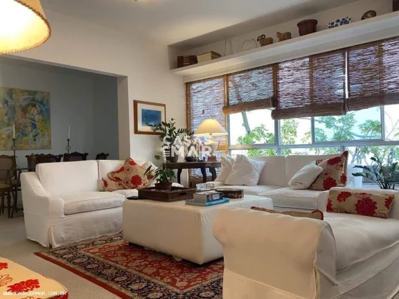 Imagem Apartamento de luxo à beira-mar no Leblon, RJ: 2 quartos, 1 suíte, 3 banheiros, 1 vaga - 96m² de pura elegância!