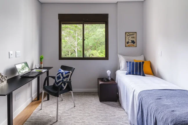Imagem Apartamento de luxo no Morumbi: 4 quartos, 2 suítes, 3 banheiros, 5 vagas de garagem, 200m² - São Paulo-SP.