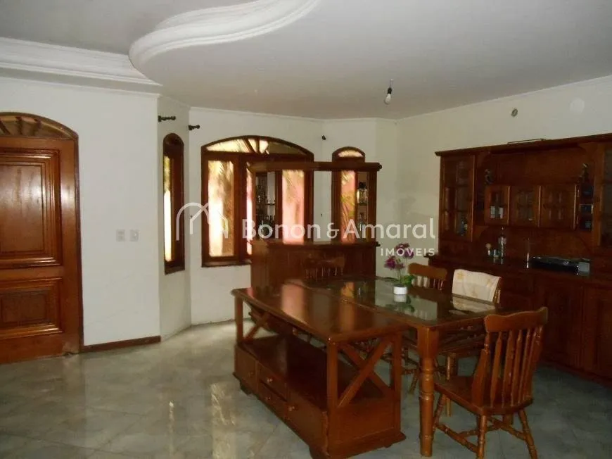 Foto do imóvel Casa com 230 m² e 5 quartos em Rua Maria Madalena Selim Zanchetta, 180 - Cidade Universitária, Campinas - SP