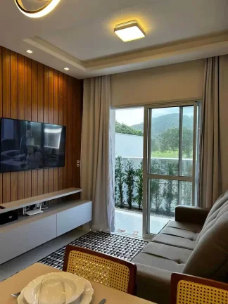 Imagem Apartamento com 2 dormitórios sendo 1 suíte e 1 vaga de garagem em Governador Celso Ramos/SC
