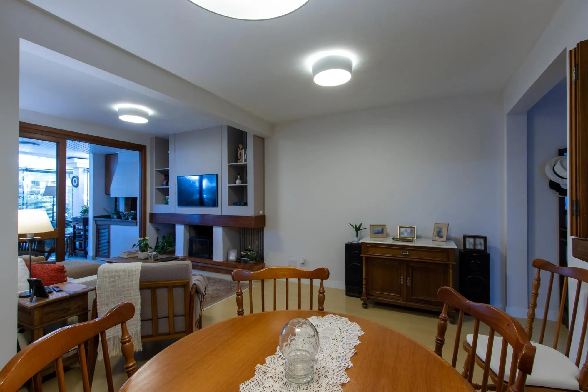 Imagem Apartamento de 4 dormitórios, 1 suíte e 2 vagas escrituradas - Bairro Ipanema.
