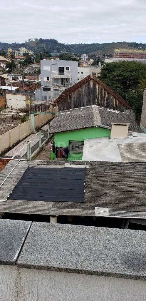 Imagem Casa para Venda - 200m², 8 dormitórios, 5 vagas - Teresópolis