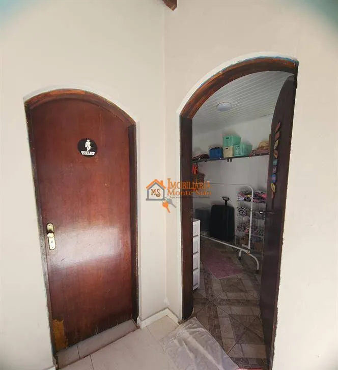 Imagem Sobrado com 5 dormitórios à venda, 300 m² por R$ 1.280.000,00 - Portão - Arujá/SP