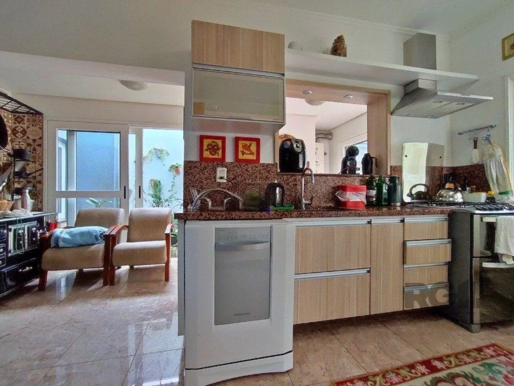 Imagem Casa 4 quartos no bairro Partenon, em Porto Alegre