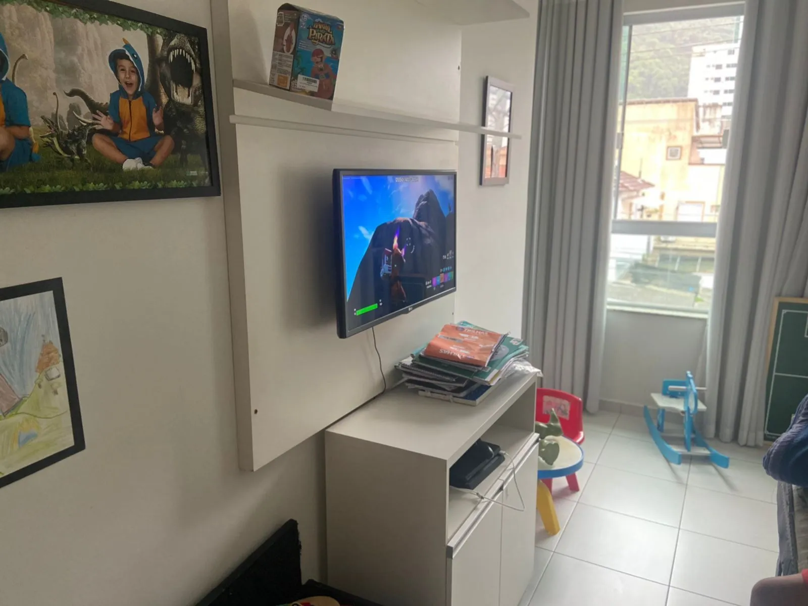 Imagem Residência Exclusiva no Marapé: Espaço, Elegância e Conforto em Cada Canto