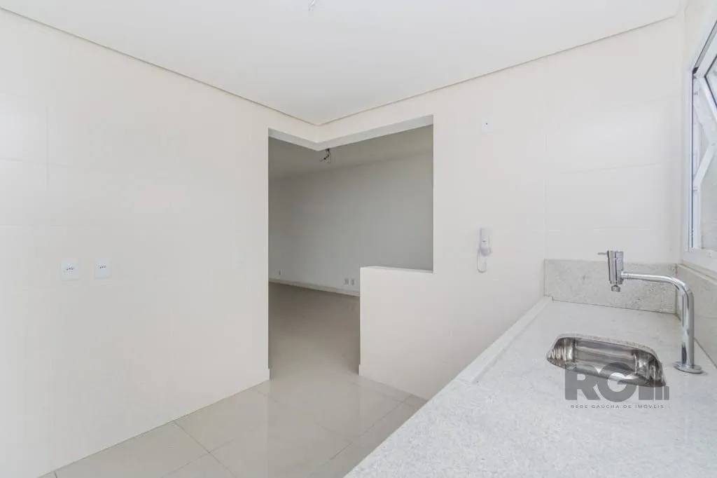 Imagem Excelente casa em condomínio de 251m² com 3 suítes e elevador!
