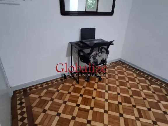 Imagem Apartamento à venda com 66,7m², 2 quartos, sala ampla, vaga coletiva por R350.000,00 no Embaré em Santos