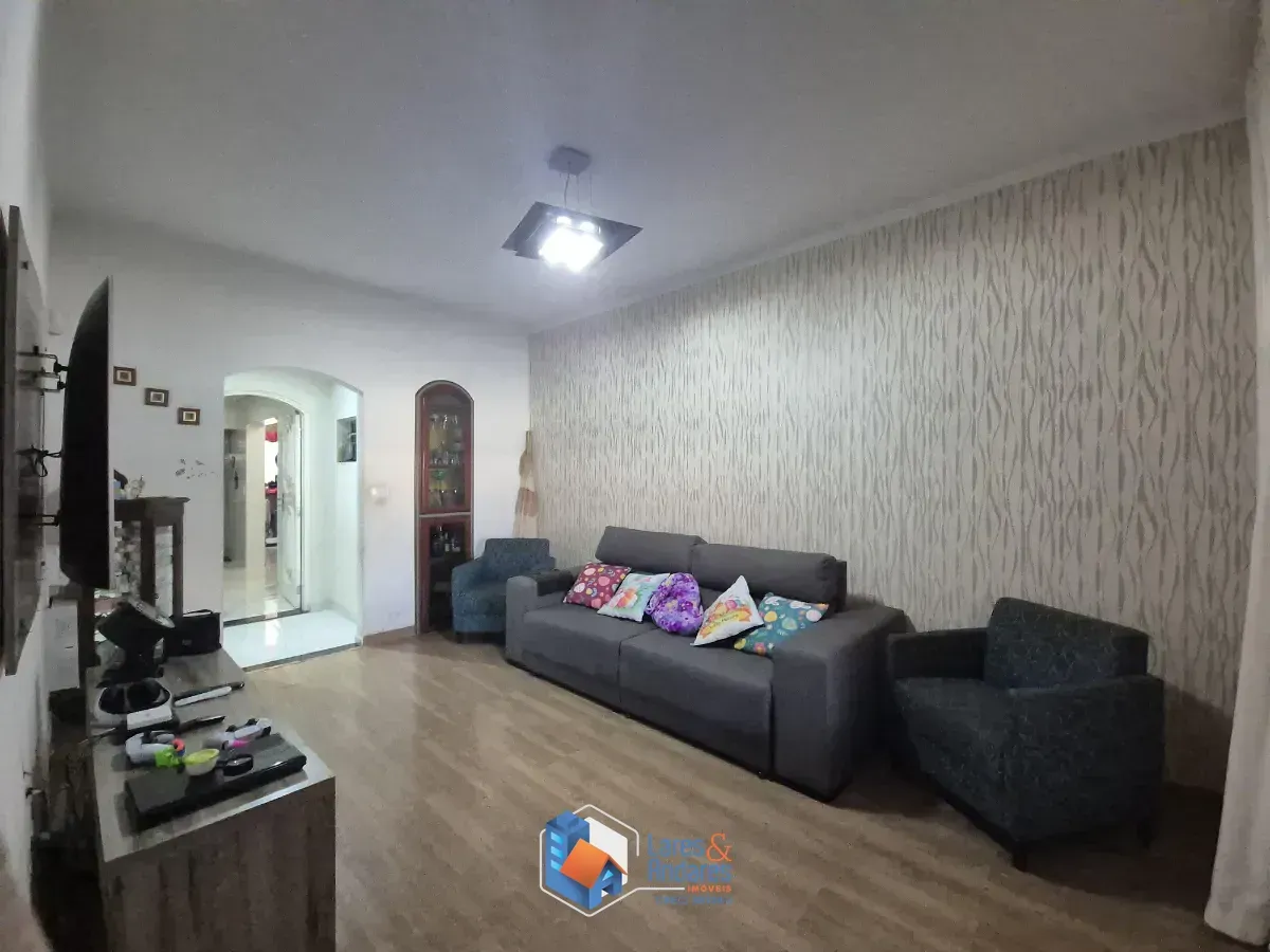 Imagem Sobrado para venda em Vila Tolstoi com 2 quartos, sendo 1 suíte, 180m²