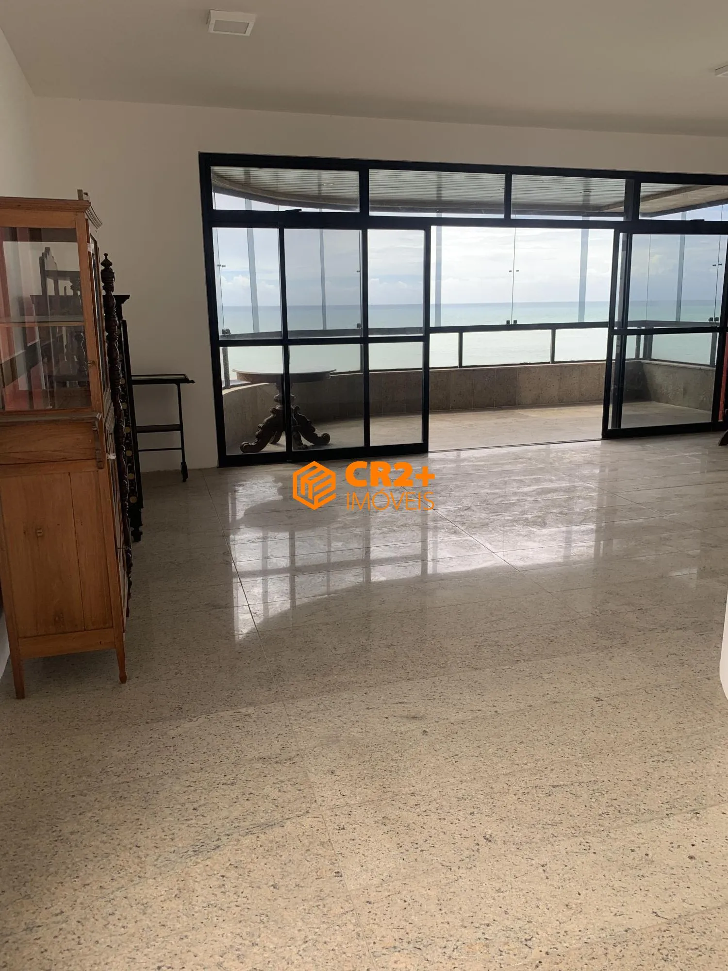 Imagem Vendo apartamento beira mar de piedade com 4 suítes- 247m²