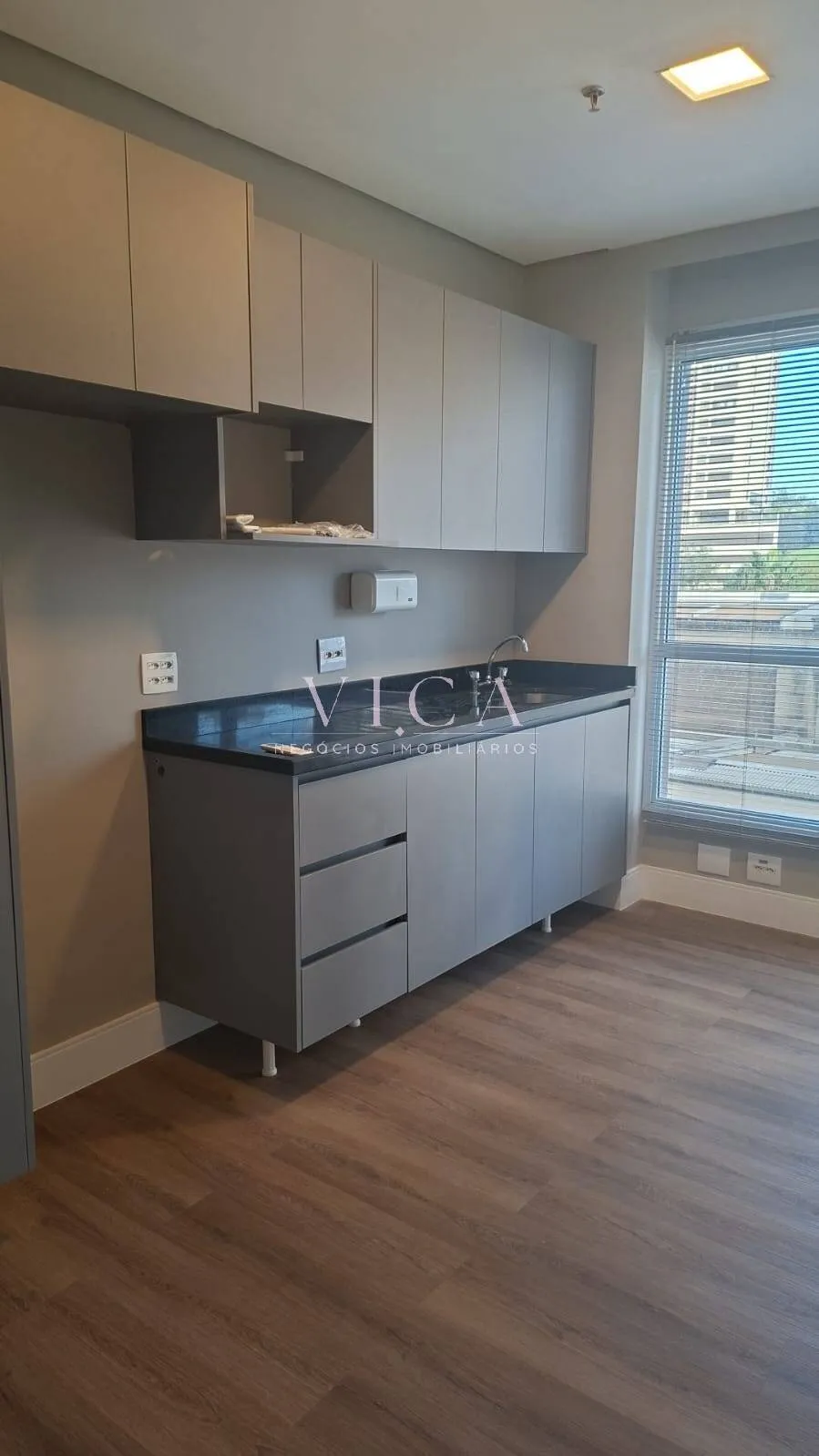 Imagem Sala 111m² 2 vagas 3 banheiros - aluguel por R$ 7.000,00 - Alphaville/SP
