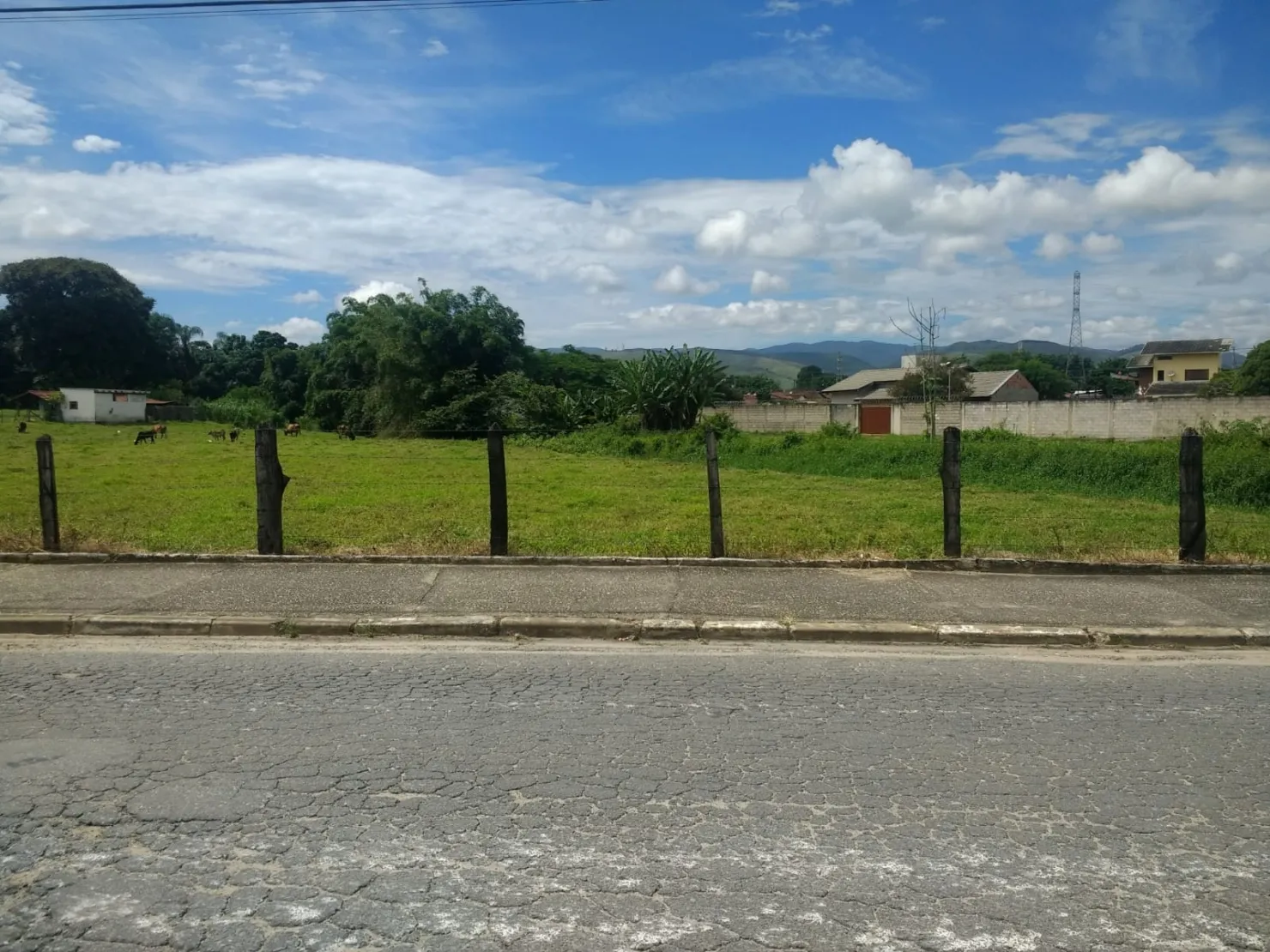 Imagem Terreno à venda 300M², Loteamento João Tamborindeguy Fernandes, Pindamonhangaba - SP