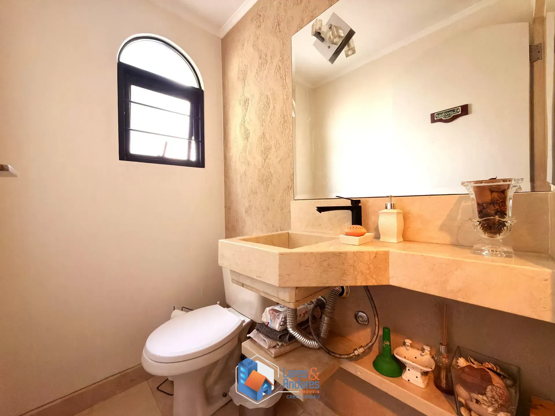Imagem APARTAMENTO À VENDA COM 200 M², 3 DORMS (1 SUÍTE), MÓVEIS PLANEJADOS, VARANDA INTEGRADA, ÁREA DE LAZER E 2 VGS - SANTANA - SP.
