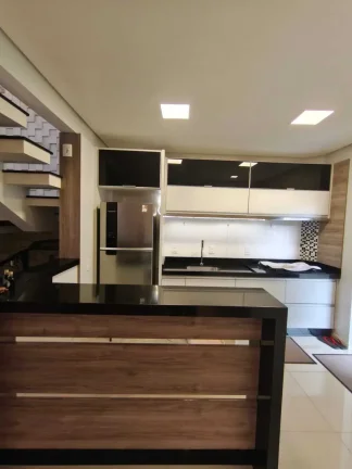 Imagem Casa mobiliada com 2 dormitórios sendo 1 suíte e 1 vaga de garagem no bairro Vila Nova em Joinville
