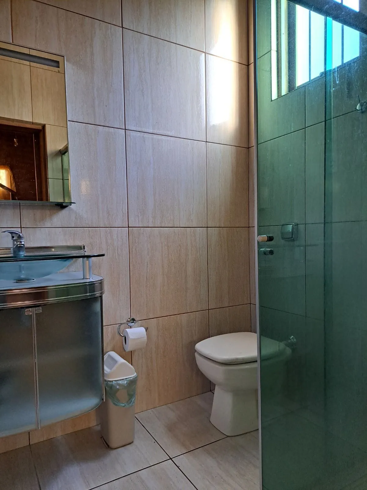 Imagem Sobrado 200m² privativos, 4 dormitórios 1 suíte e 2 vagas cobertas - Gravataí