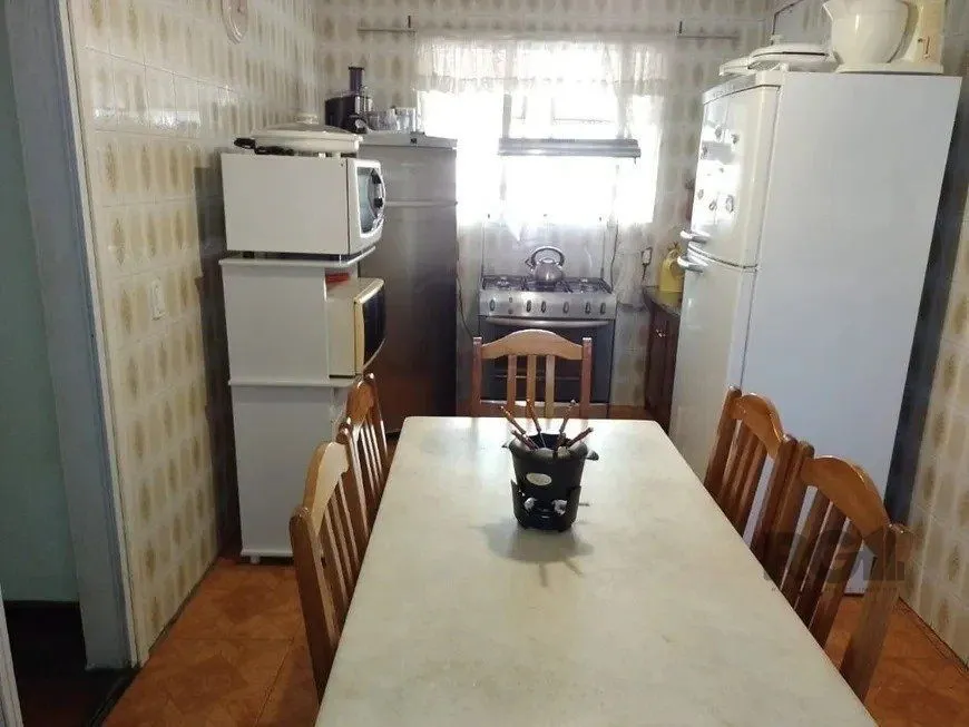 Imagem Casa 169m² - 2 dormitórios, 2 vagas no bairro Cavalhada