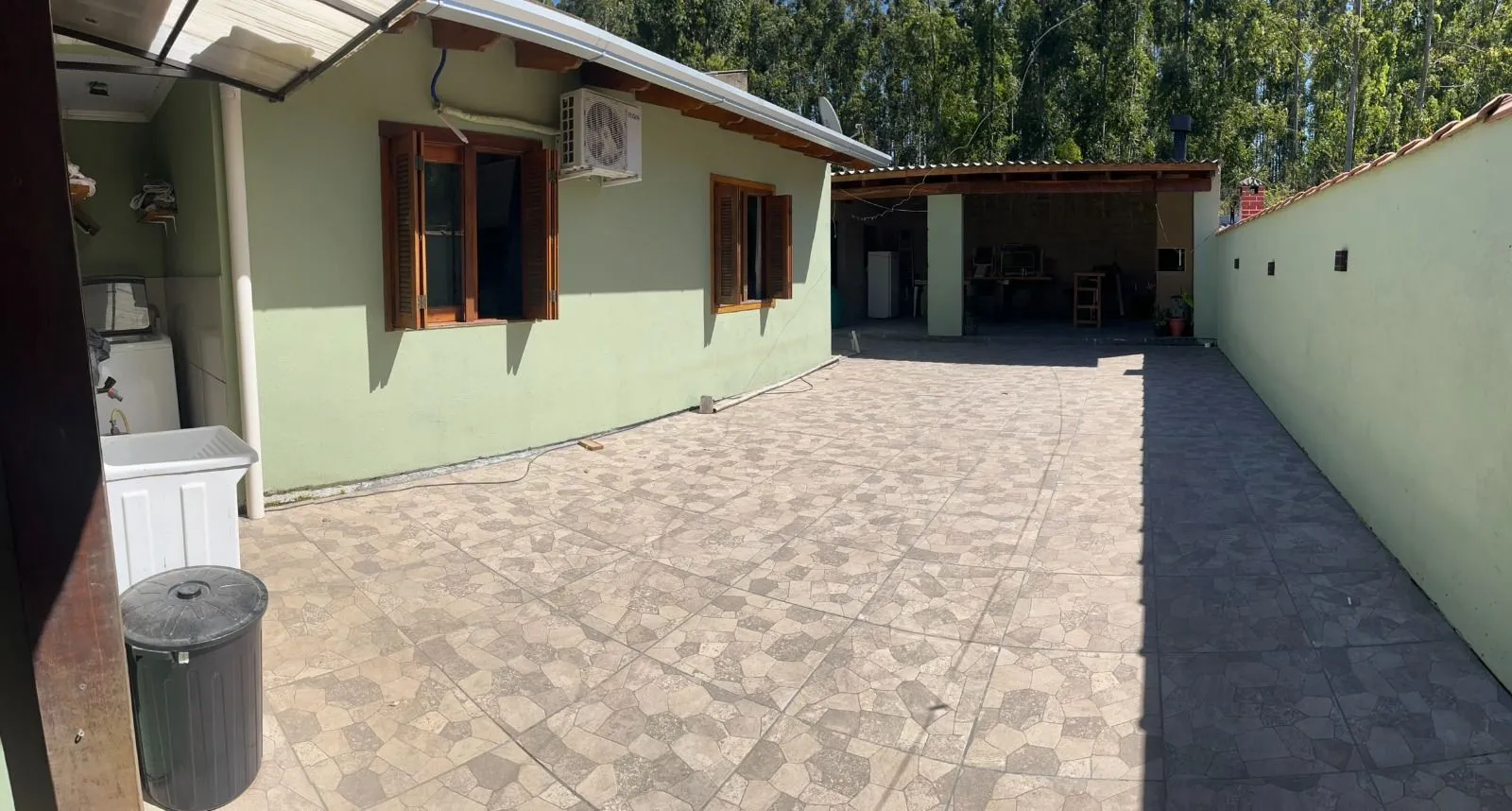 Imagem Casa 3 dormitorios com amplo patio