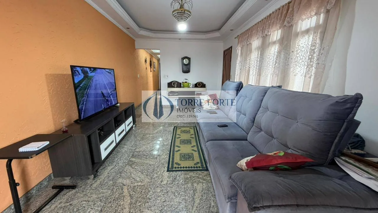 Imagem Linda casa, estilo sobrado, com 4 dormitórios e 4 vagas na Vila Alpina