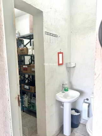 Imagem Galpão com Potencial para "Sale-Leaseback" com 370m2 à venda na Vila Anastácio