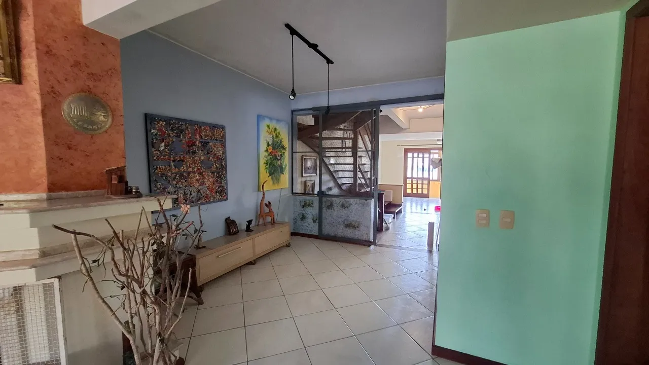 Imagem Casa para Locação no Bairro Chácara das Pedras - Ampla, Confortável e Bem Localizada!

Casa disp...