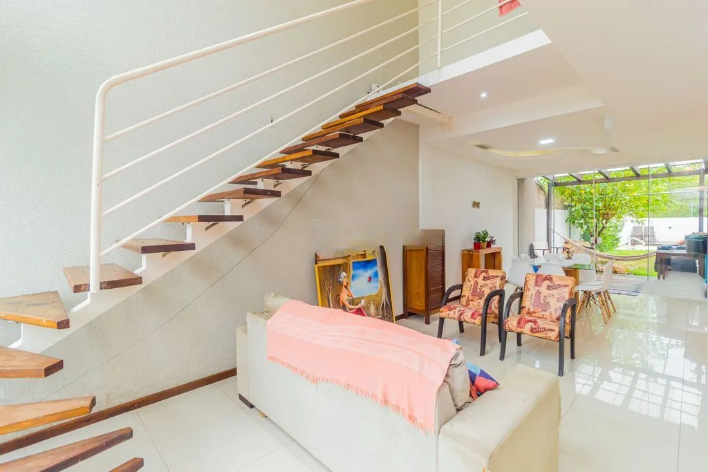 Imagem Casa em Condomínio 3 dorms à venda Avenida Juca Batista, Hípica - Porto Alegre