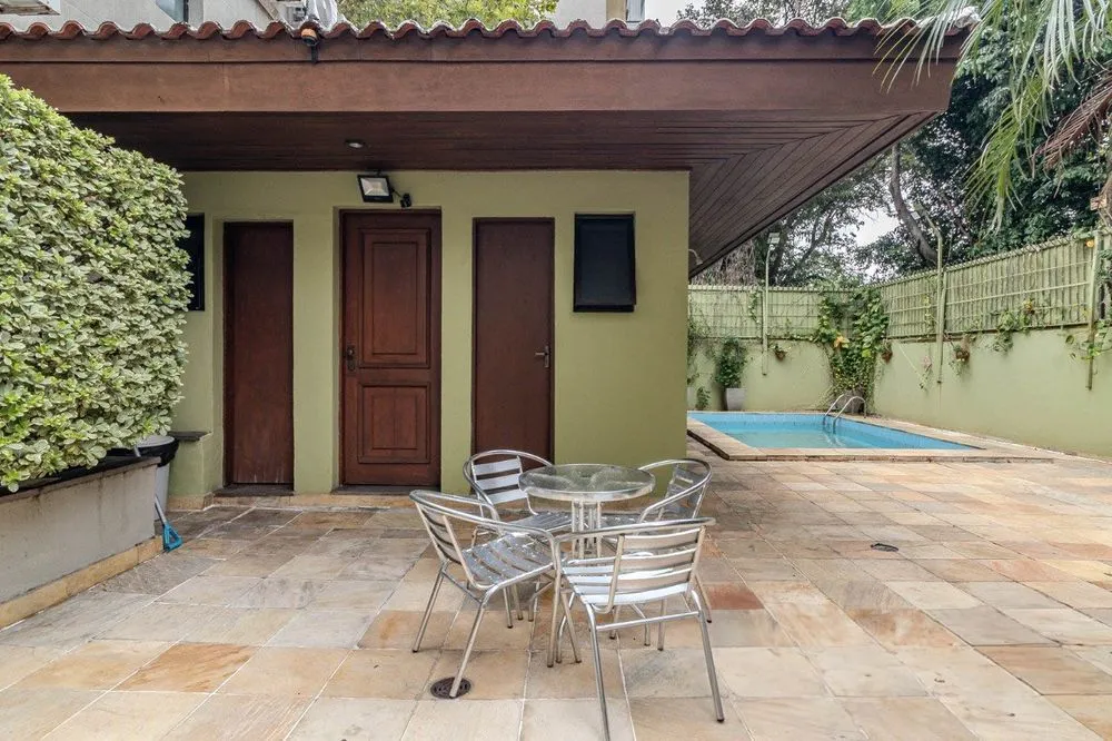 Imagem Apartamento 1 dormitório reformado excelente localização - Porto Alegre